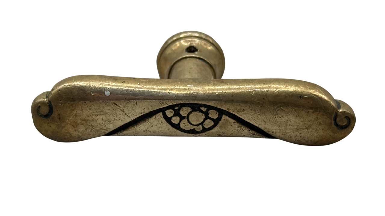 Fensteroliven Jugendstil aus Messing
