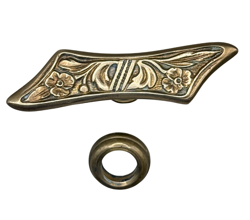 Fensteroliven Jugendstil aus Messing